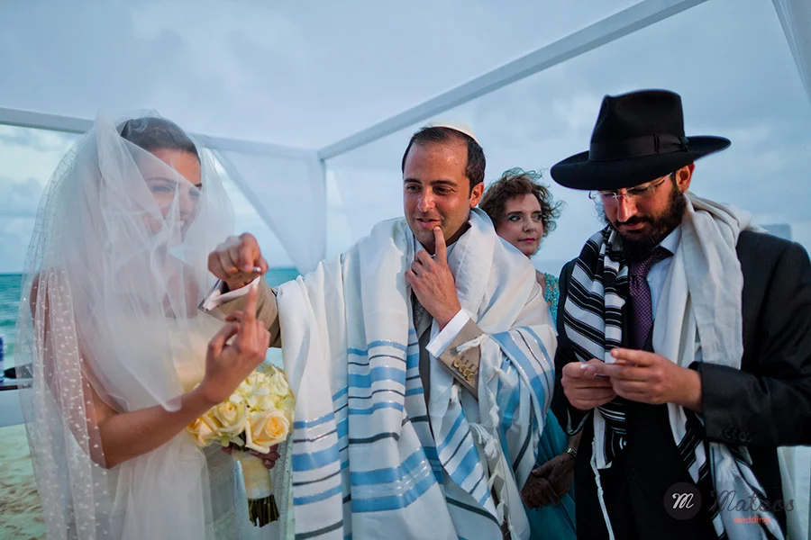 jewish wedding on the beach at playa del carmen