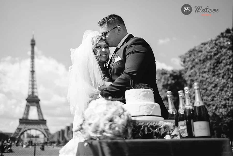 intimate wedding in paris