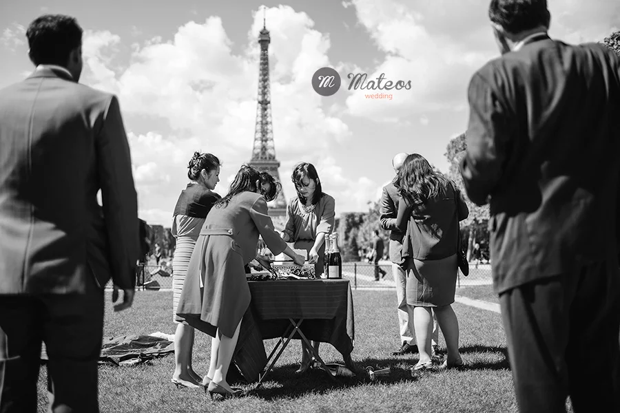intimate wedding in paris