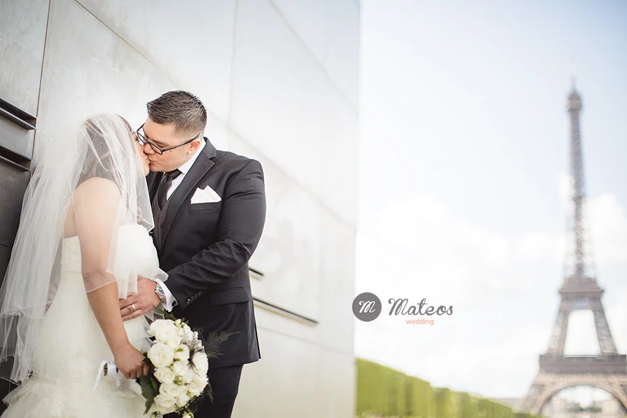intimate wedding in paris