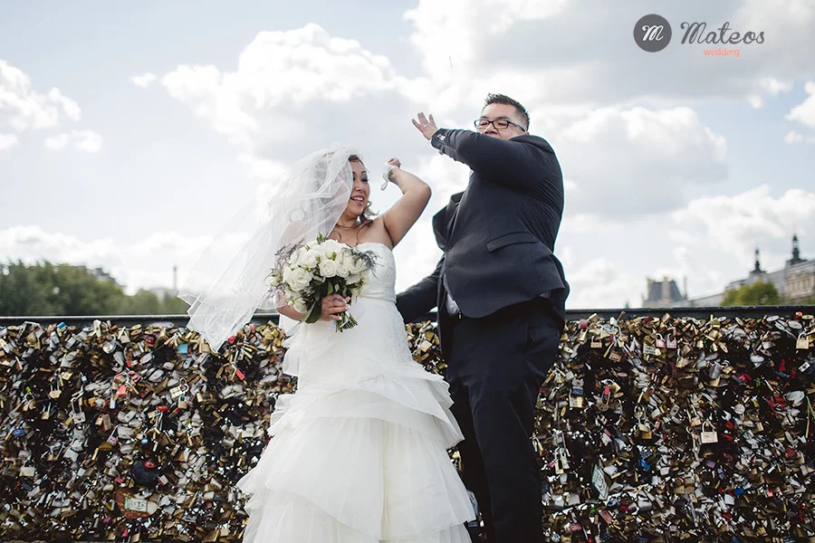 intimate wedding in paris