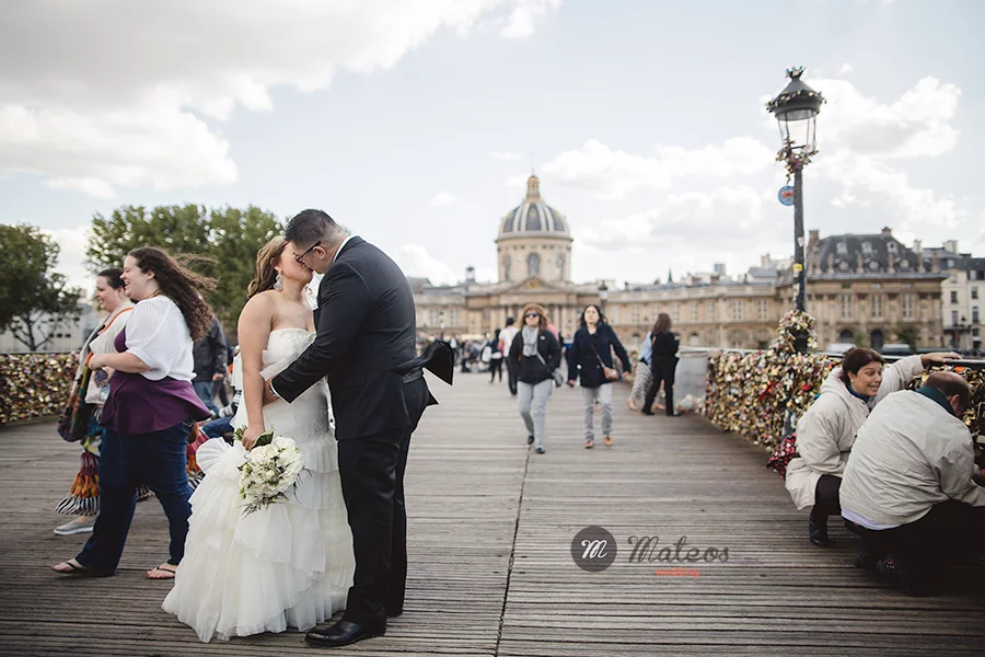 intimate wedding in paris