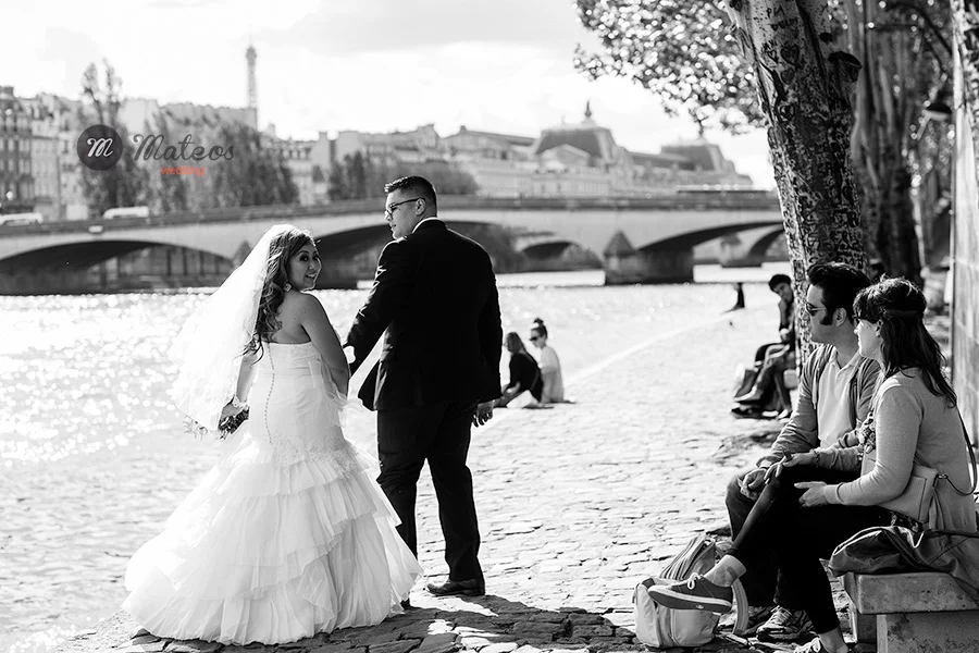 intimate wedding in paris