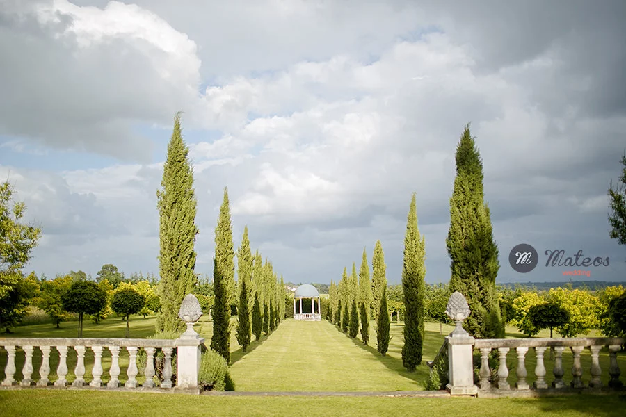 wedding day at chateau ladurantie