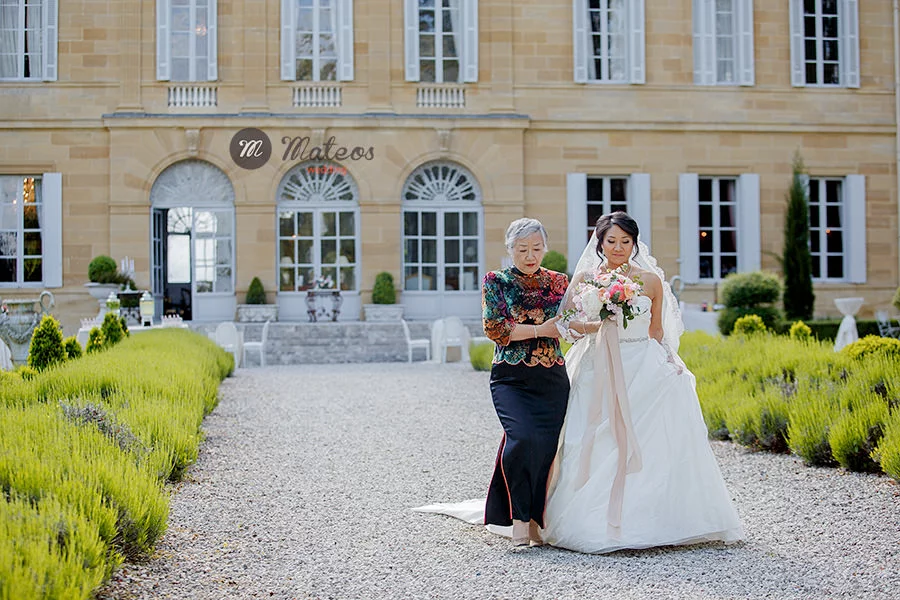 wedding day at chateau ladurantie