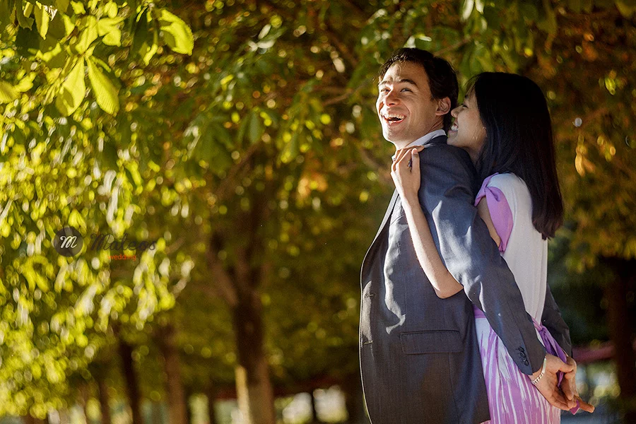 paris photographer for pre wedding session in paris 05